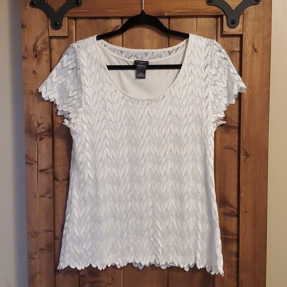 Anne Taylor Cream Lace Scalloped Tee M